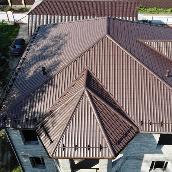 Монтаж сложной крыши и кровли в Корсакове и Сахалинской области